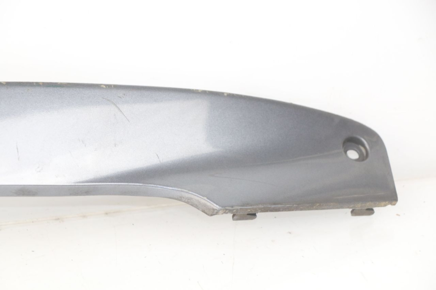 photo de BAJO CARENADO TRASERO DERECHA KYMCO LIKE 4T 50 (2009 - 2018) - Zoom sobre los componentes