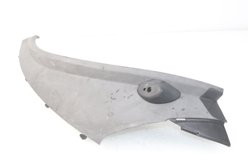 photo de BAJO CARENADO TRASERO DERECHA PIAGGIO MP3 LT 400 (2007 - 2012) - Detalle de la pieza