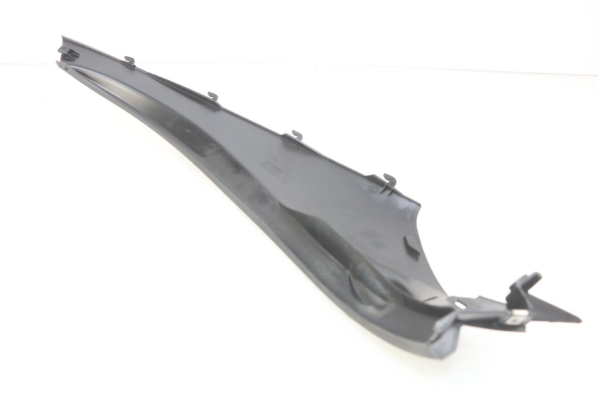 photo de FALDóN LATERAL TRASERO DERECHO PIAGGIO MP3 500 (2011 - 2015) - Zoom estado de uso