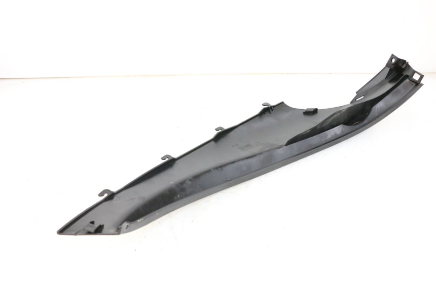 photo de FALDóN LATERAL TRASERO DERECHO PIAGGIO MP3 500 (2011 - 2015) - Detalle de la pieza