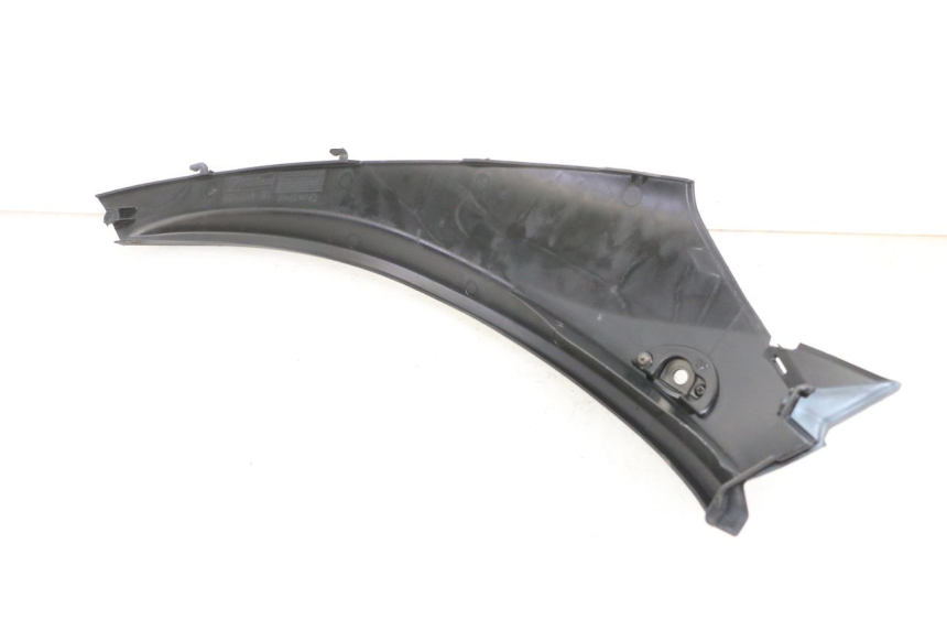 photo de BAJO CARENADO TRASERO DERECHA PIAGGIO MP3 RL 250 (2006 - 2010) - Zoom estado de uso