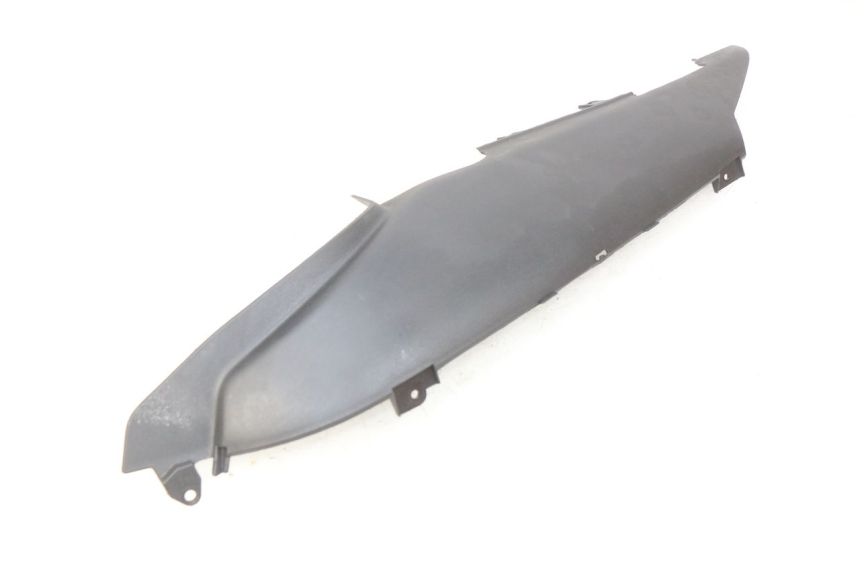 photo de FALDON LATERAL TRASERO DERECHO GILERA NEXUS 125 (2009 - 2013) - Primer plano técnico