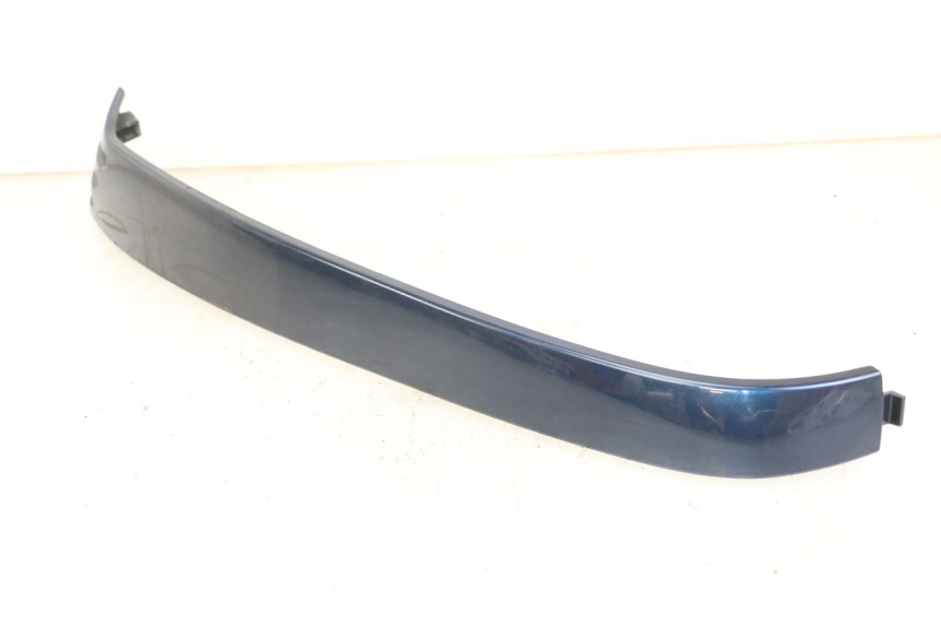 photo de BAJO CARENADO TRASERO DERECHA PIAGGIO VESPA LX 150 (2005 - 2013) - Detalles de los puntos de fijación