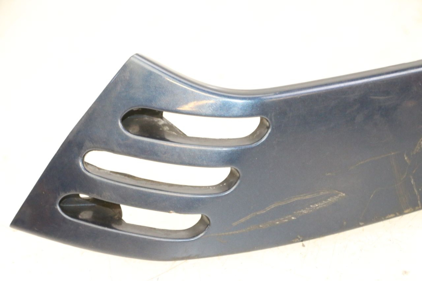 photo de BAJO CARENADO TRASERO DERECHA PIAGGIO VESPA LX 150 (2005 - 2013) - Marcados y referencias originales