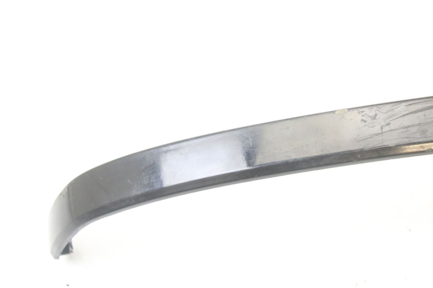 photo de FALDóN LATERAL TRASERO DERECHO PIAGGIO VESPA LX 2T 50 (2005 - 2013) - Detalle de la pieza