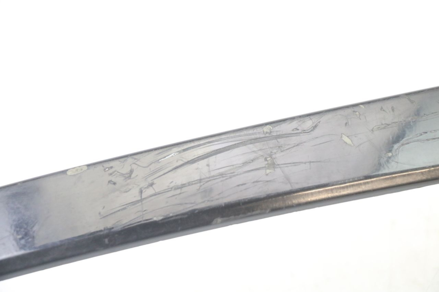 photo de FALDóN LATERAL TRASERO DERECHO PIAGGIO VESPA LX 2T 50 (2005 - 2013) - Zoom estado de uso