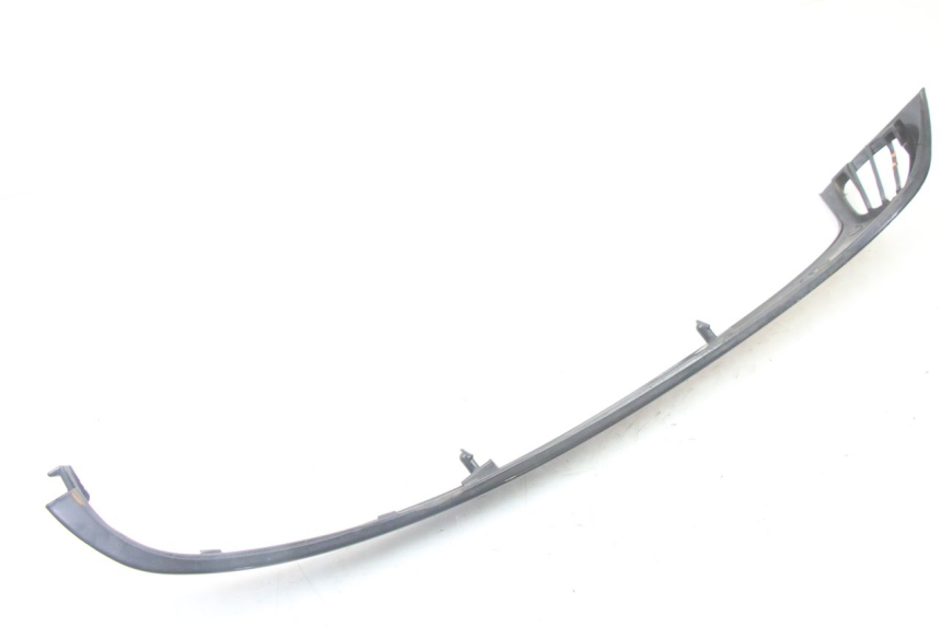 photo de FALDóN LATERAL TRASERO DERECHO PIAGGIO VESPA LX 2T 50 (2005 - 2013) - Marcados y referencias originales