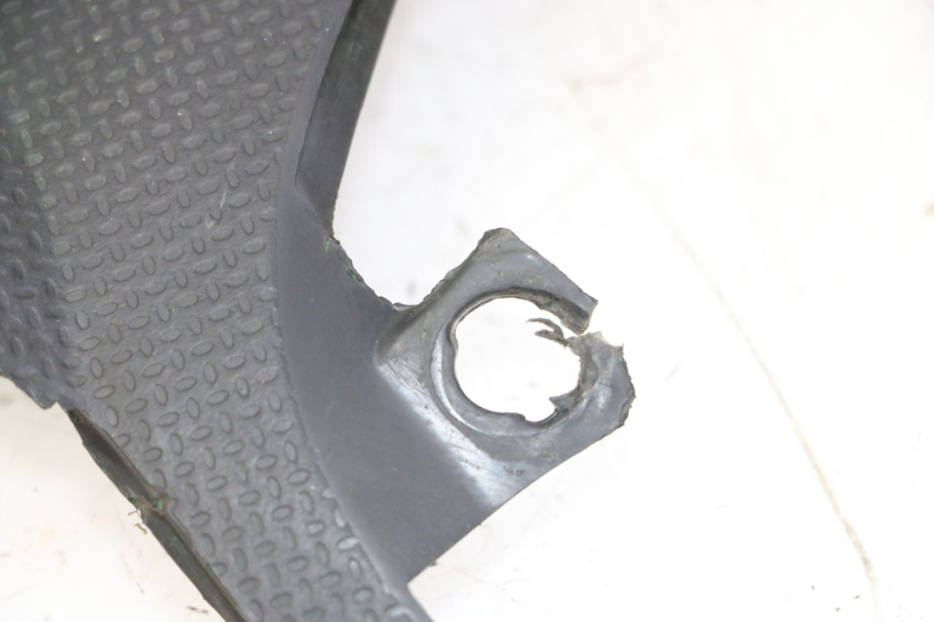 photo de BAJO CARENADO TRASERO DERECHA GILERA RUNNER SP 50 (2009 - 2017) - Primer plano técnico