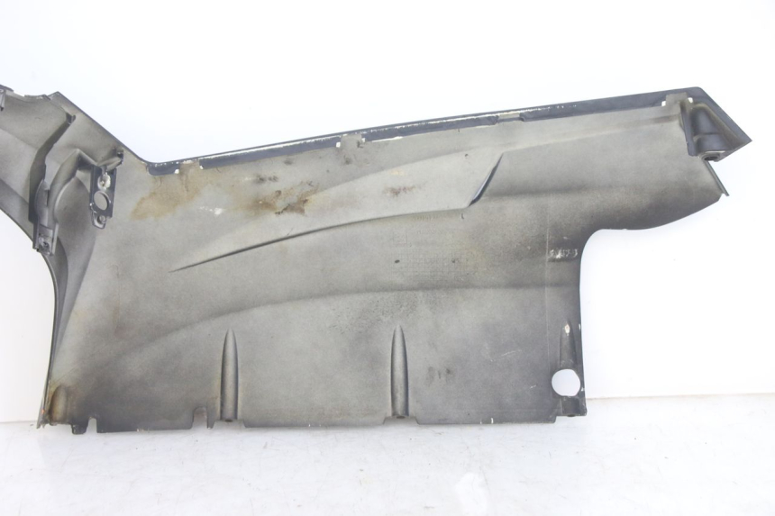 photo de FALDóN LATERAL TRASERO DERECHO PEUGEOT SPEEDFIGHT 4 4T 50 (2015 - 2020) - Zoom estado de uso