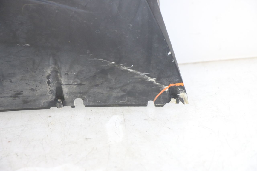 photo de FALDóN LATERAL TRASERO DERECHO PEUGEOT SPEEDFIGHT 4 4T 50 (2015 - 2020) - Marcados y referencias originales