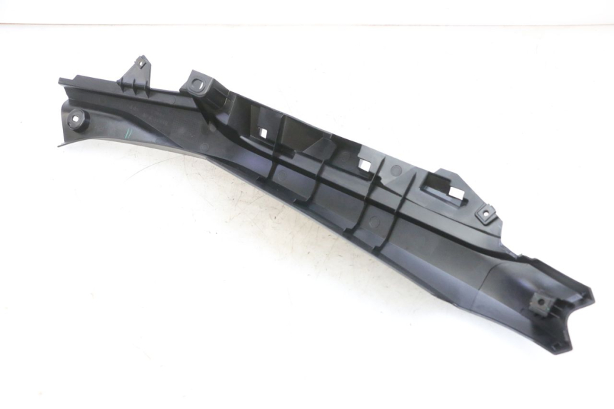 photo de BAJO CARENADO TRASERO DERECHA YAMAHA TRICITY 300 (2020 - 2024) - Detalle de la pieza