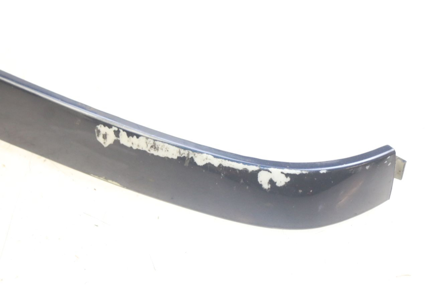 photo de FALDóN LATERAL TRASERO DERECHO PIAGGIO VESPA LXV 125 (2006 - 2009) - Marcados y referencias originales