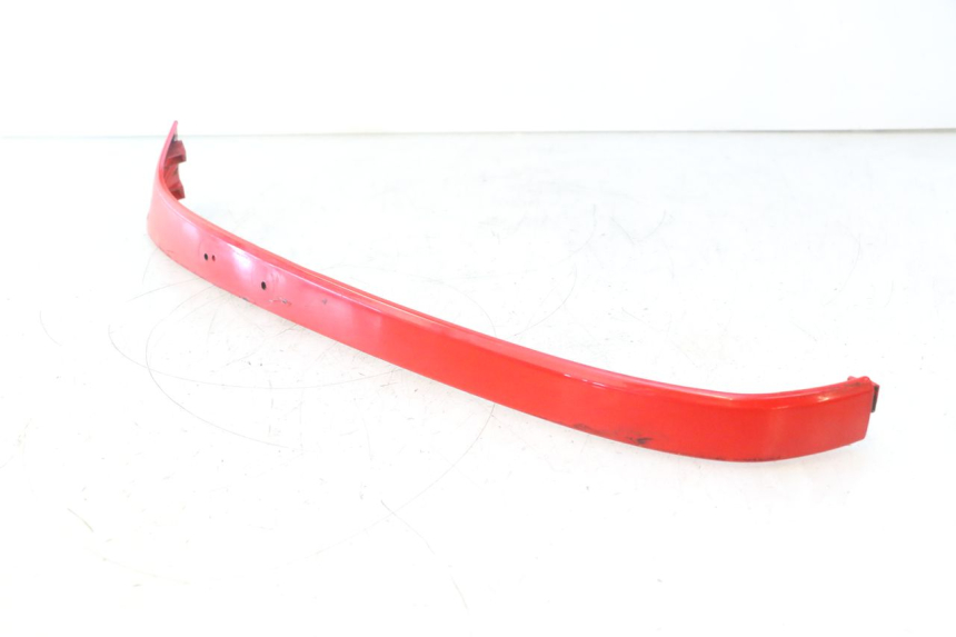 photo de FALDóN LATERAL TRASERO DERECHO PIAGGIO VESPA S 2T 50 (2007 - 2014) - Primer plano técnico