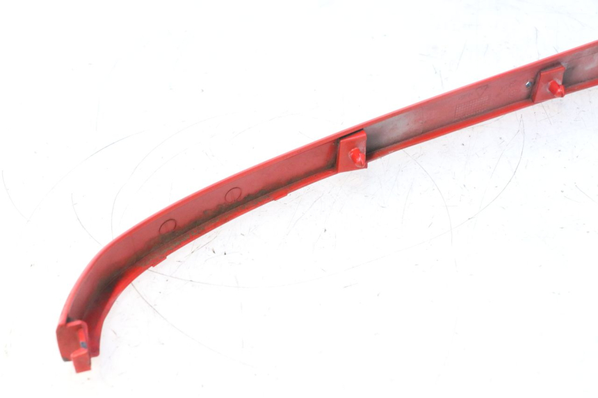 photo de FALDóN LATERAL TRASERO DERECHO PIAGGIO VESPA S 2T 50 (2007 - 2014) - Estado de la superficie y material