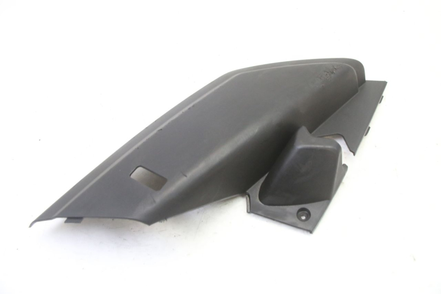 photo de BAJO CARENADO TRASERO DERECHA YAMAHA XMAX X-MAX 125 (2006 - 2009) - Zoom estado de uso