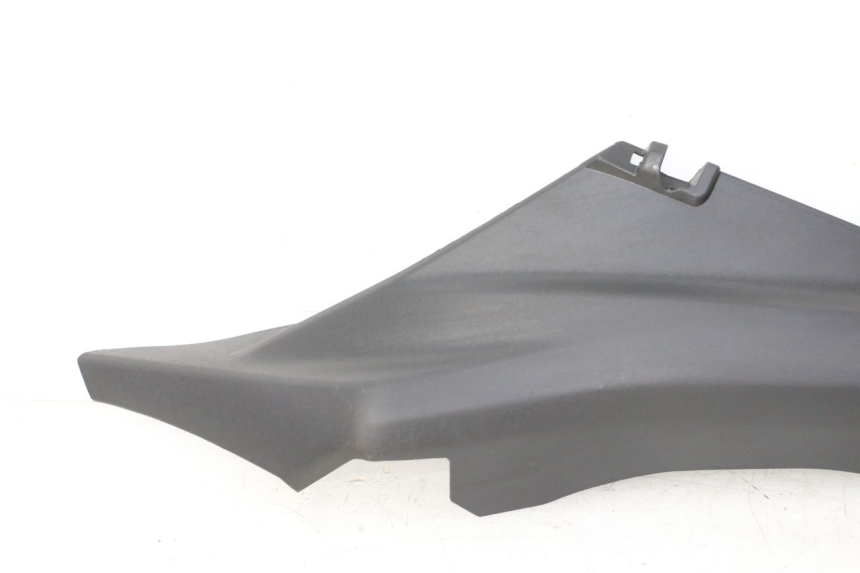 photo de BAJO CARENADO TRASERO DERECHA YAMAHA XMAX X-MAX 125 (2021 - 2025) - Recambio usado revisado