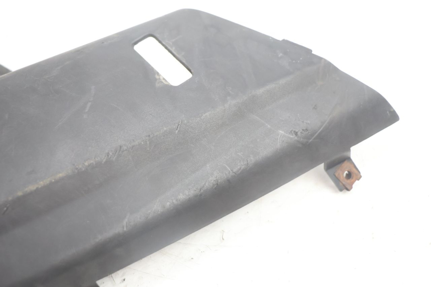 photo de BAJO CARENADO TRASERO DERECHA YAMAHA XMAX X-MAX 125 (2006 - 2009) - Otra perspectiva