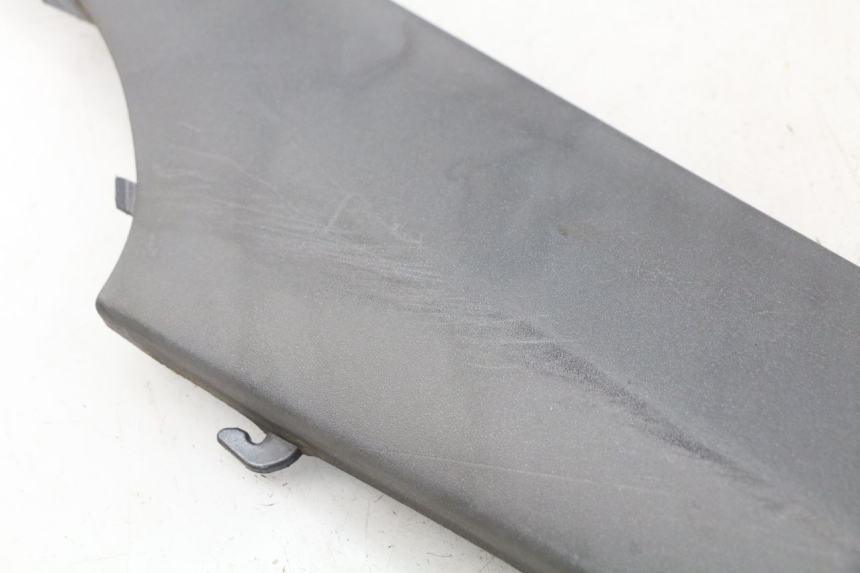 photo de FALDóN LATERAL TRASERO DERECHO PIAGGIO X9 125 (2000 - 2003) - Detalle de la pieza