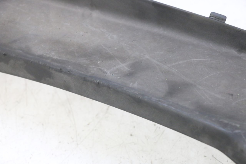 photo de BAJO CARENADO TRASERO IZQUIERDA QUADRO 4 4D 350 (2015 - 2018) - Detalles de los puntos de fijación