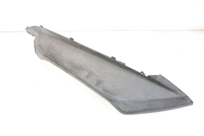 photo de BAJO CARENADO TRASERO IZQUIERDA QUADRO 4 4D 350 (2015 - 2018) - Estado de la superficie y material