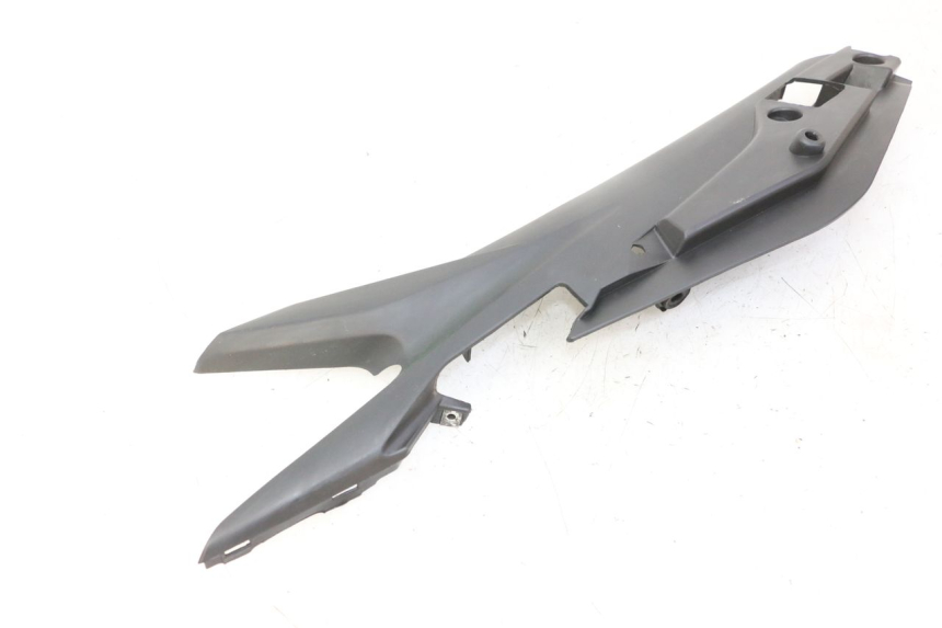 photo de BAJO CARENADO TRASERO IZQUIERDA STAHO FH 50 (2018 - 2019) - Primer plano técnico