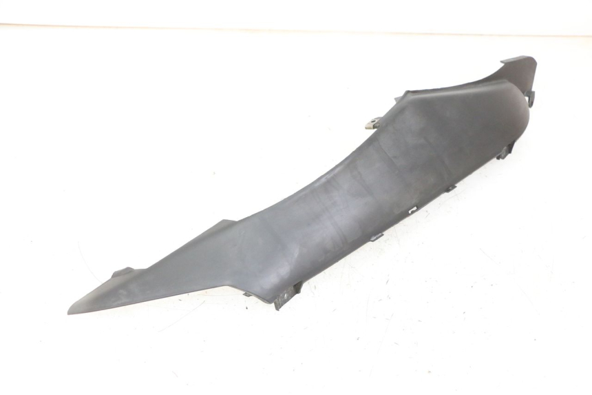 photo de BAJO CARENADO TRASERO IZQUIERDA GILERA NEXUS 300 (2008 - 2013) - Primer plano técnico
