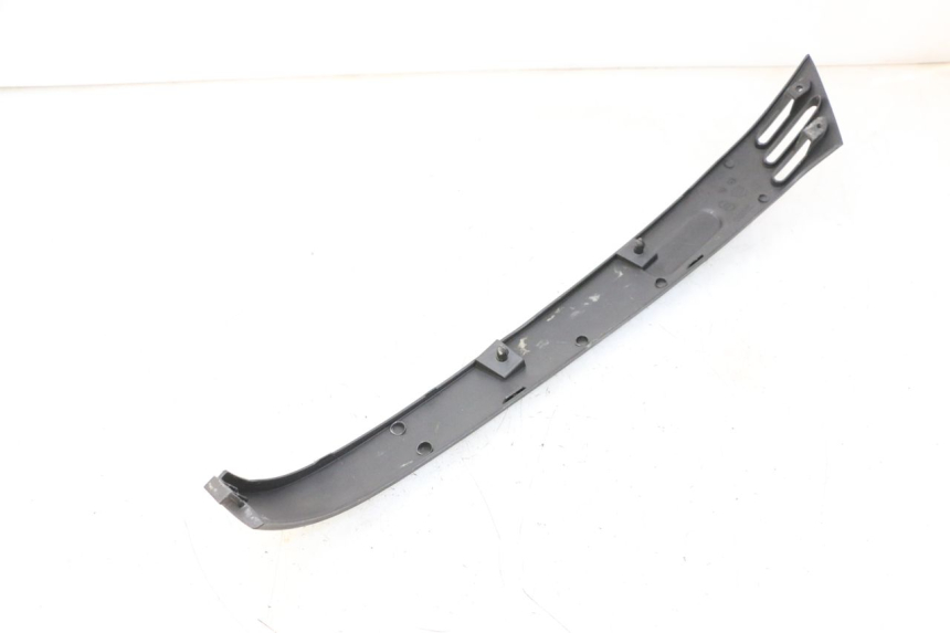 photo de BAJO CARENADO TRASERO IZQUIERDA PIAGGIO LXV 4T 50 (2009 - 2013) - Primer plano técnico