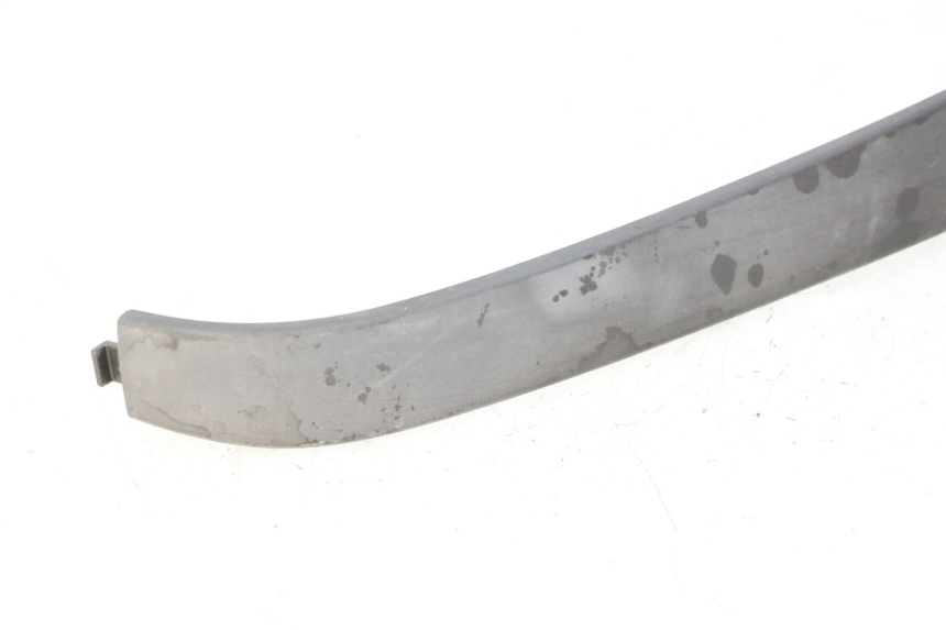 photo de BAJO CARENADO TRASERO IZQUIERDA PIAGGIO LXV 4T 50 (2009 - 2013) - Estado de la superficie y material