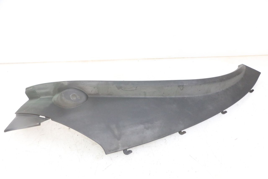 photo de BAJO CARENADO TRASERO IZQUIERDA PIAGGIO MP3 LT 300 (2010 - 2016) - Características distintivas