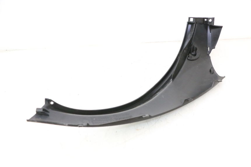 photo de BAJO CARENADO TRASERO IZQUIERDA PIAGGIO MP3 LT 300 (2010 - 2016) - Primer plano técnico