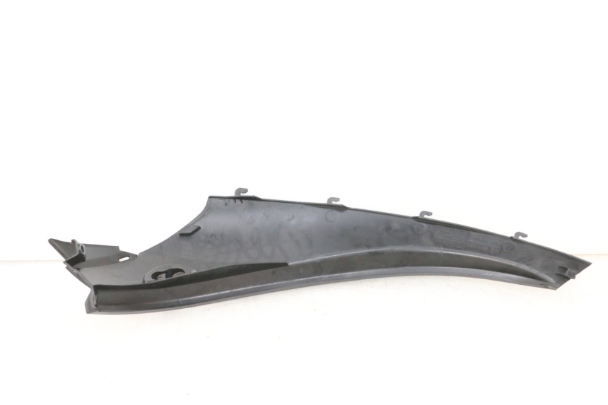 photo de BAJO CARENADO TRASERO IZQUIERDA PIAGGIO MP3 RL 250 (2006 - 2010) - Zoom estado de uso