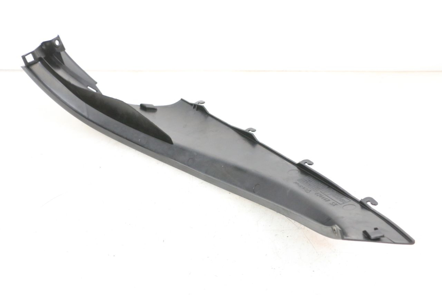 photo de BAJO CARENADO TRASERO IZQUIERDA PIAGGIO MP3 RL 250 (2006 - 2010) - Estado de la superficie y material