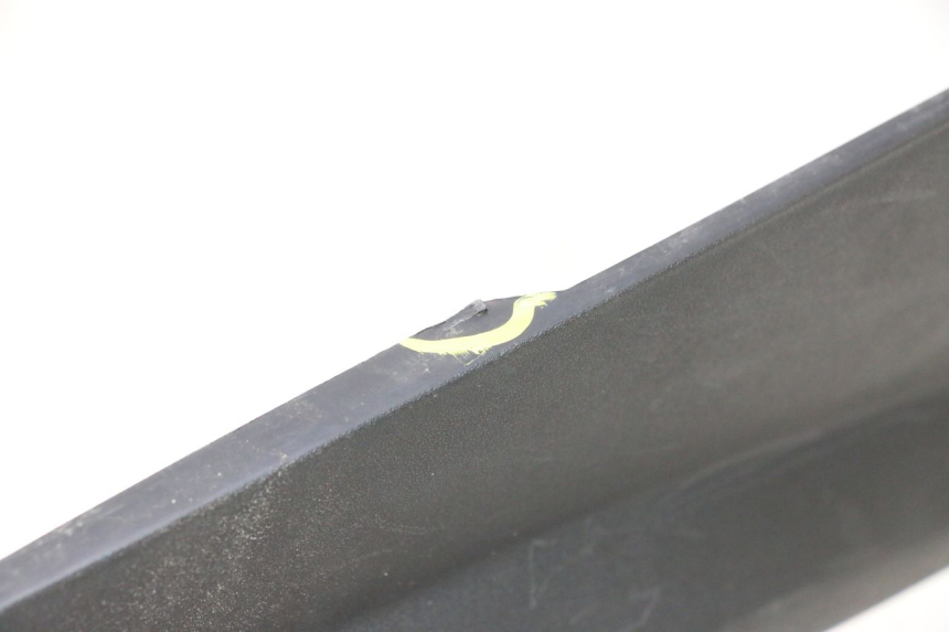 photo de BAJO CARENADO TRASERO IZQUIERDA PIAGGIO MP3 500 (2011 - 2015) - Zoom estado de uso