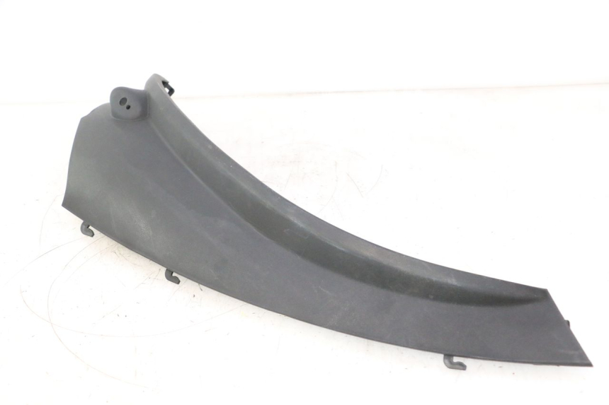 photo de BAJO CARENADO TRASERO IZQUIERDA PIAGGIO MP3 500 (2011 - 2015) - Primer plano técnico