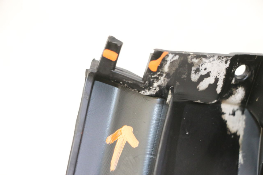 photo de BAJO DE CARRO TRASERO IZQUIERDO PIAGGIO MP3 LT 400 (2007 - 2012) - Zoom estado de uso