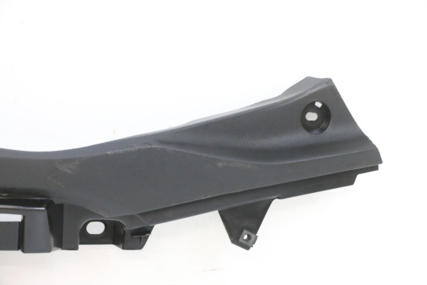 photo de BAJO CARENADO TRASERO IZQUIERDA YAMAHA TRICITY 300 (2020 - 2024) - Estado de la superficie y material