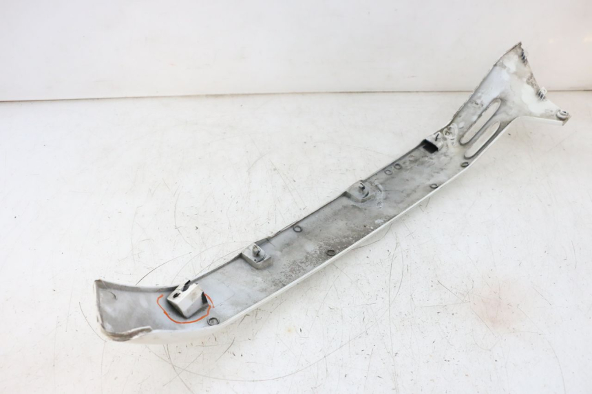 photo de BAJO CARENADO TRASERO IZQUIERDA PIAGGIO VESPA GTS SUPER IE 125 (2009 - 2016) - Zoom estado de uso