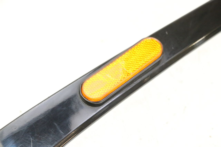 photo de BAJO DE CARRO TRASERO IZQUIERDO PIAGGIO VESPA S 2T 50 (2007 - 2014) - Primer plano técnico