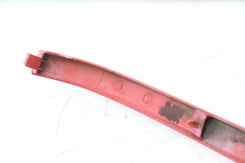 photo de BAJO DE CARRO TRASERO IZQUIERDO PIAGGIO VESPA S 2T 50 (2007 - 2014) - Estado de la superficie y material