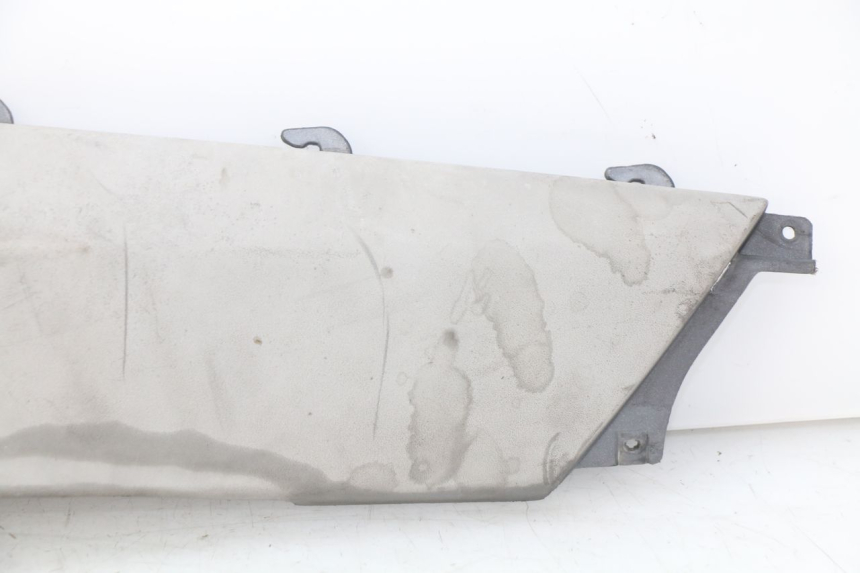 photo de BAJO DE CARRO TRASERO IZQUIERDO PIAGGIO X9 EVOLUTION 250 (2003 - 2007) - Zoom estado de uso