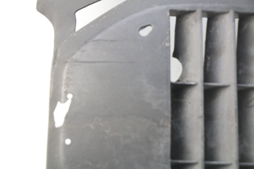 photo de BAJO CARENADO APRILIA ATLANTIC 125 (2003 - 2009) - Detalles de los puntos de fijación