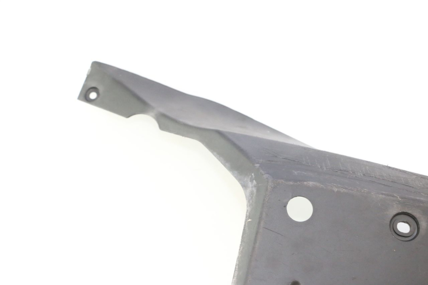 photo de BAJO DE CHASIS SUZUKI BURGMAN 125 (2007 - 2014) - Características distintivas