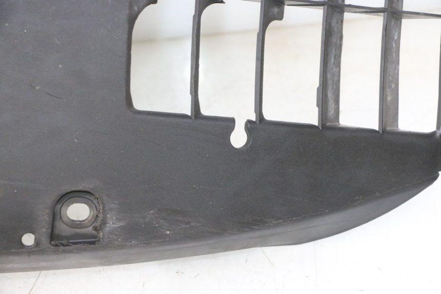 photo de BAJO DE CHASIS SUZUKI BURGMAN 125 (2007 - 2014) - Primer plano de alta resolución