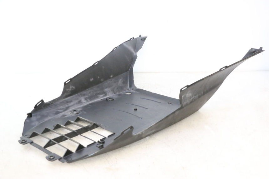 photo de BAJO DE CHASIS SUZUKI BURGMAN 125 (2007 - 2014) - Primer plano técnico