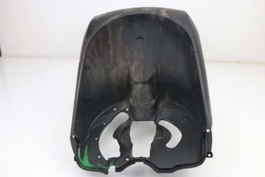 photo de BAJO CARENADO YAMAHA BW'S BWS 125 (2010 - 2013) - Primer plano de alta resolución