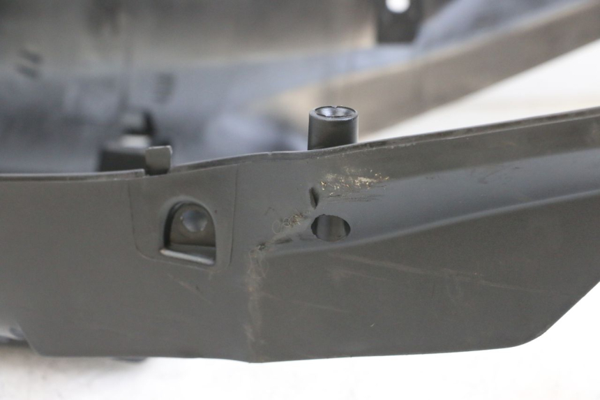 photo de BAJO DEL CHASIS SYM CROX 4T 50 (2016 - 2023) - Primer plano técnico