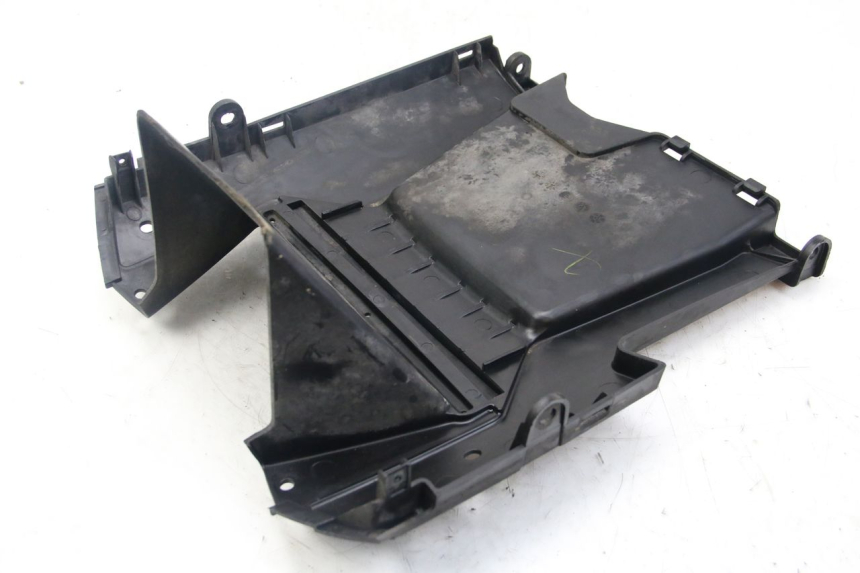 photo de BAJO DE CHASIS KYMCO DINK STREET 125 (2009 - 2014) - Detalles de los puntos de fijación