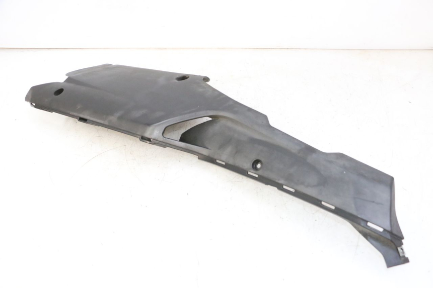 photo de BAJO CARENADO DERECHA QUADRO 4 4D 350 (2015 - 2018) - Vista principal