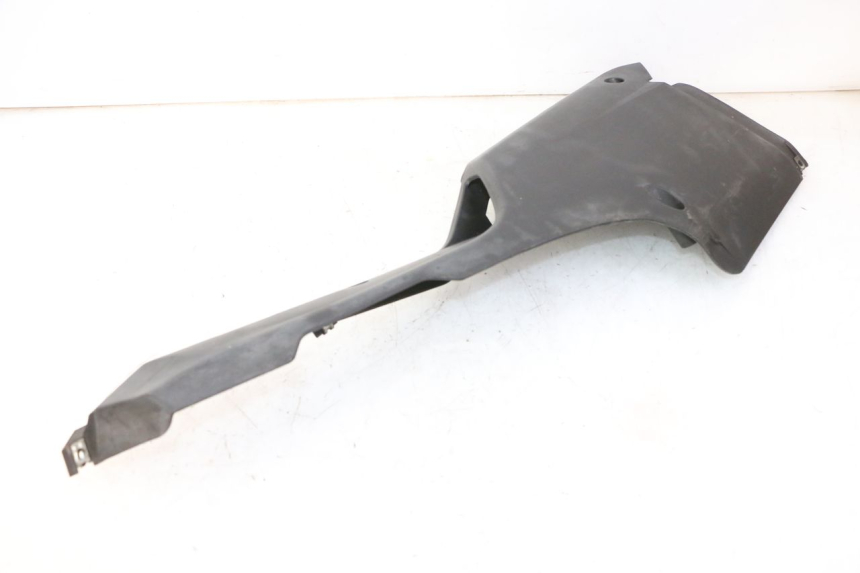 photo de BAJO CARENADO DERECHA QUADRO 4 4D 350 (2015 - 2018) - Zoom estado de uso