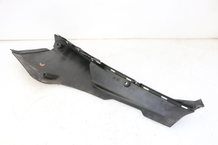 photo de BAJO CARENADO DERECHA QUADRO 4 4D 350 (2015 - 2018) - Estado de la superficie y material